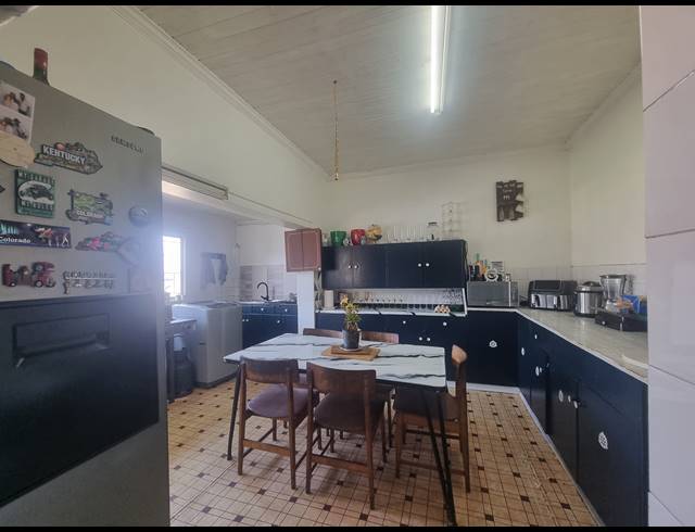 3 BEDROOM FREESTANDING FOR SALE IN GEORGE CENTRAL